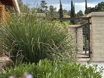 CASA VENTA LA CUMBRE 3 DORM + 1 DE SERVICIO CBA.