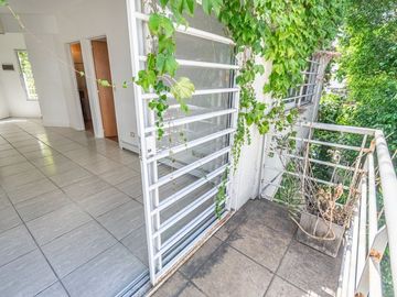 venta PH 2 ambientes terraza privada  cochera