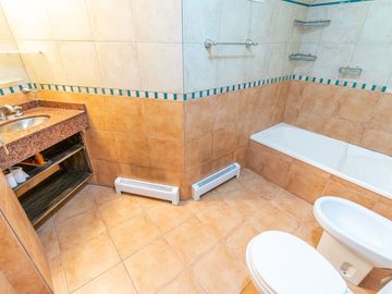venta PH 2 ambientes terraza privada  cochera