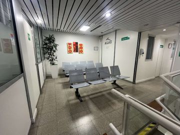 VENTA POLO MÉDICO EN FUNCIONAMIENTO A MTS SUBTE A
