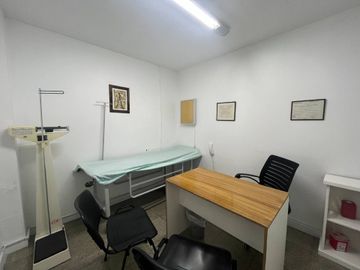 VENTA POLO MÉDICO EN FUNCIONAMIENTO A MTS SUBTE A