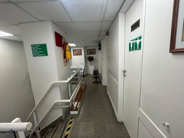 VENTA POLO MÉDICO EN FUNCIONAMIENTO A MTS SUBTE A