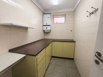 VENTA POLO MÉDICO EN FUNCIONAMIENTO A MTS SUBTE A