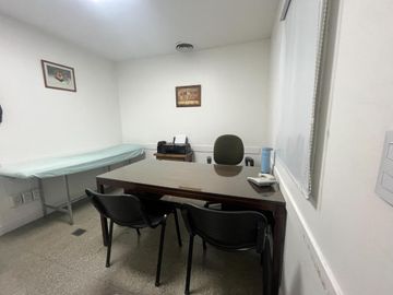 VENTA POLO MÉDICO EN FUNCIONAMIENTO A MTS SUBTE A