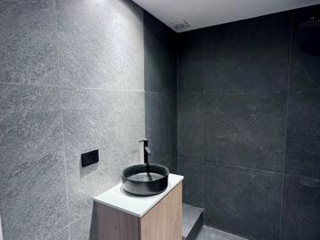 Venta departm 2 ambientes Milenia Nordelta cochera