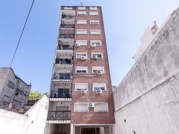 DPTO  3 AMB C/COCHERA. LANUSITA APTO CREDITO!!!!