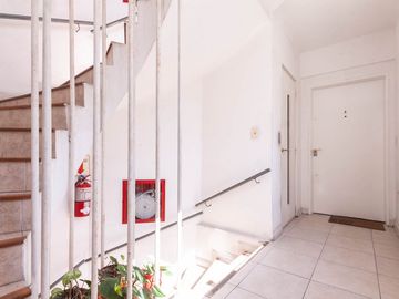 DPTO  3 AMB C/COCHERA. LANUSITA APTO CREDITO!!!!