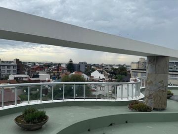DEPARTAMENTO DE 3 AMB. + COCHERA TERRAZA  PARRILLA