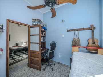 venta casa 3 amb con parque y piscina en caseros