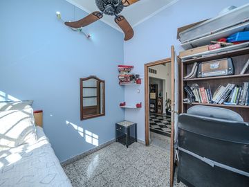 venta casa 3 amb con parque y piscina en caseros