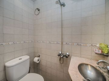 venta casa 3 amb con parque y piscina en caseros