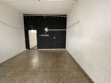 ALQUILER EN PALOMAR IDEAL DEPOSITO. EXPENSAS BAJAS
