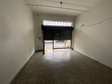 ALQUILER EN PALOMAR IDEAL DEPOSITO. EXPENSAS BAJAS