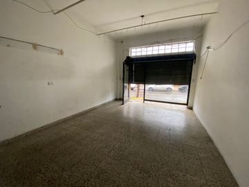 ALQUILER EN PALOMAR IDEAL DEPOSITO. EXPENSAS BAJAS