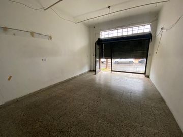 ALQUILER EN PALOMAR IDEAL DEPOSITO. EXPENSAS BAJAS