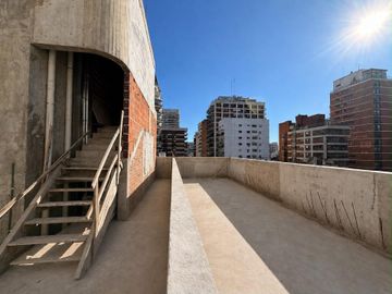 VENTA PENTHOUSE BELGRANO A ESTRENAR PISCINA