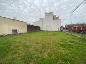 LOTE EN ESQUINA - Falcon esquina Montevideo