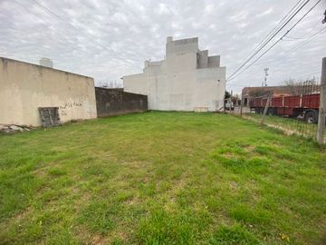LOTE EN ESQUINA - Falcon esquina Montevideo