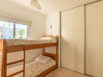 VENTA CASA 4 AMB. C/ PILETA SANTA CATALINA