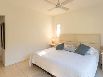 VENTA CASA 4 AMB. C/ PILETA SANTA CATALINA