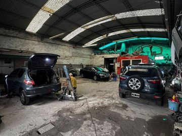 Venta gran Galpón 12m x 35m  con casa Boulogne