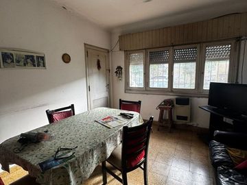 Venta gran Galpón 12m x 35m  con casa Boulogne