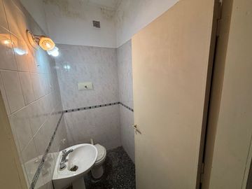 VENTA CASA MULTIFAMILIAR TIGRE CENTRO A RECICLAR