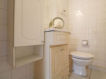 VENTA 4 AMBIENTES + DEPENDENCIA C/ COCHERA FLORES