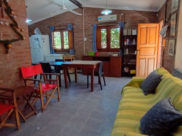 Venta - Casa de Categoría en Villa Los Aromos