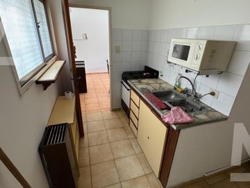 Departamento amoblado en zona Plaza Rocha