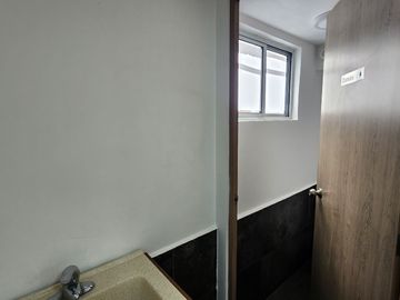 BODEGA CON OFICINAS EN RENTA EN SANTA MARÍA NONOALCO - MIXCOAC