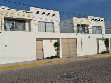 CASA EN RENTA EN SAN MATEO
