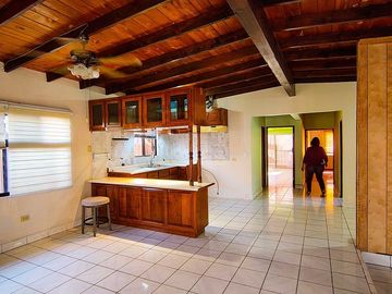 Venta de Casa céntrica, 1 nivel, Fracc. Valle Verde