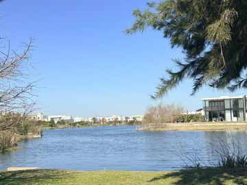 Casa en venta y alquiler anual al lago de 6 ambientes en El Canton  Islas