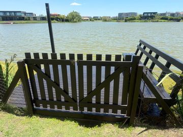 Casa en venta y alquiler anual al lago de 6 ambientes en El Canton  Islas