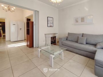 VENTA | PERMUTA - Casa desarrollada en 2 plantas con cochera, patio y terraza - Tablada, Rosario.