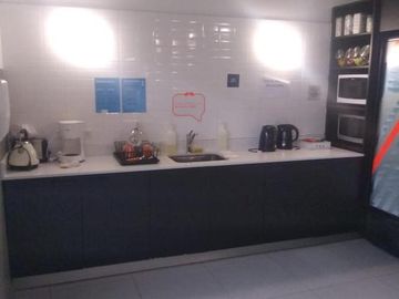 Alquiler / Venta Local Las Cañitas  Galería Ideal Gastronómicos Oficina Equipado Jorge Newbery