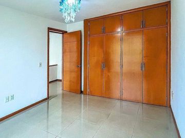 Casa en venta en coto con alberca en Av. Aviación, Solares,  Zapopan, Jalisco
