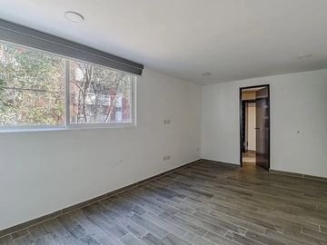 Casa Remodelada en Venta en Ciudad Satélite, Naucalpan