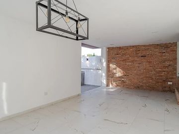 Casa Remodelada en Venta en Ciudad Satélite, Naucalpan