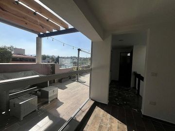 Casa Remodelada en Venta en Ciudad Satélite, Naucalpan