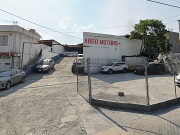 BODEGA EN RENTA AV. MORONES PRIETO , LIMITES DE MONTERREY-GUADALUPE