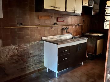 VENTA CASA A RECICLAR ESPAÑA Y HOSPITALES