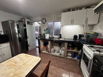 ALQUILER  PH 3 AMBIENTES MORON CON PATIO Y BALCON