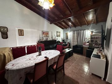 ALQUILER  PH 3 AMBIENTES MORON CON PATIO Y BALCON