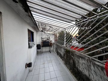 ALQUILER  PH 3 AMBIENTES MORON CON PATIO Y BALCON