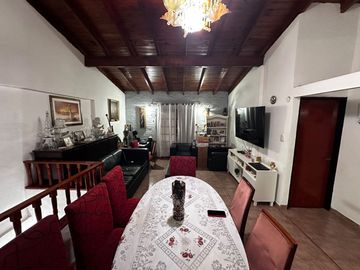ALQUILER  PH 3 AMBIENTES MORON CON PATIO Y BALCON