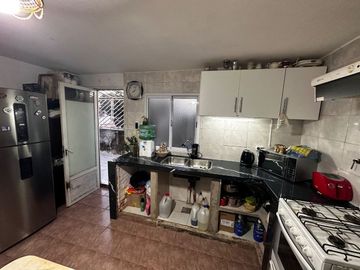 ALQUILER  PH 3 AMBIENTES MORON CON PATIO Y BALCON