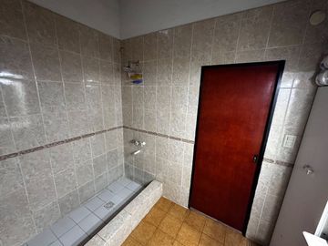 ALQUILER  PH 3 AMBIENTES MORON CON PATIO Y BALCON