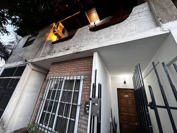ALQUILER  PH 3 AMBIENTES MORON CON PATIO Y BALCON